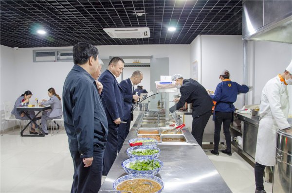 郑州东站区饮食服务中心